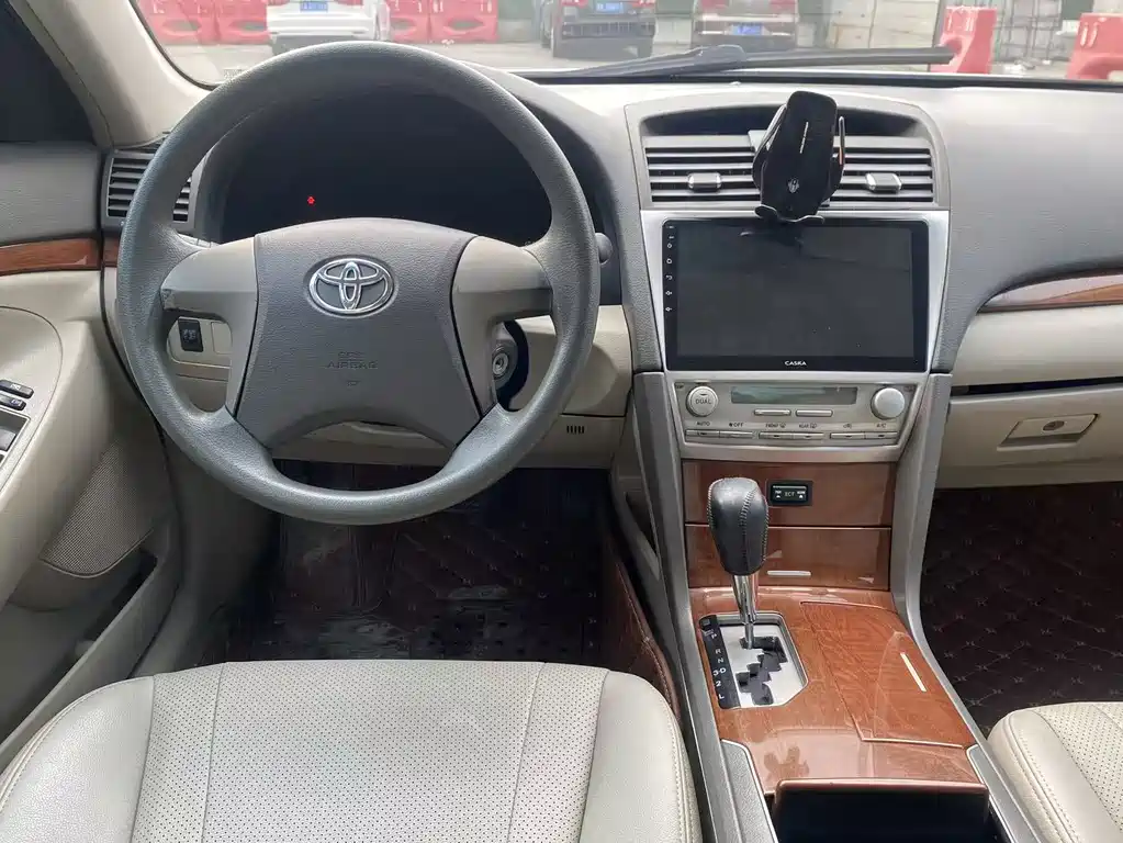 Toyota Camry 2013 — фото 20