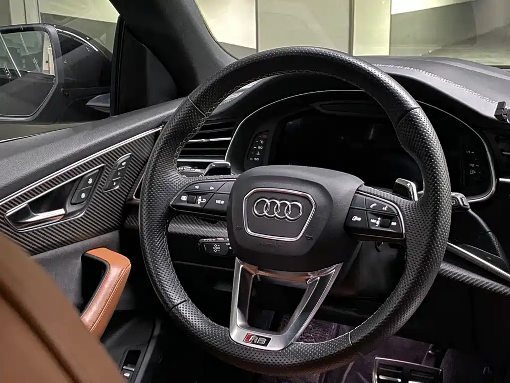 Audi RS Q8 2022 — фото 18