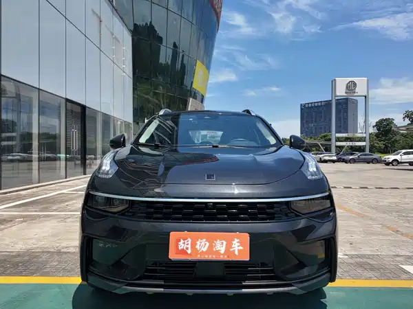 Lynk & Co 01 2022