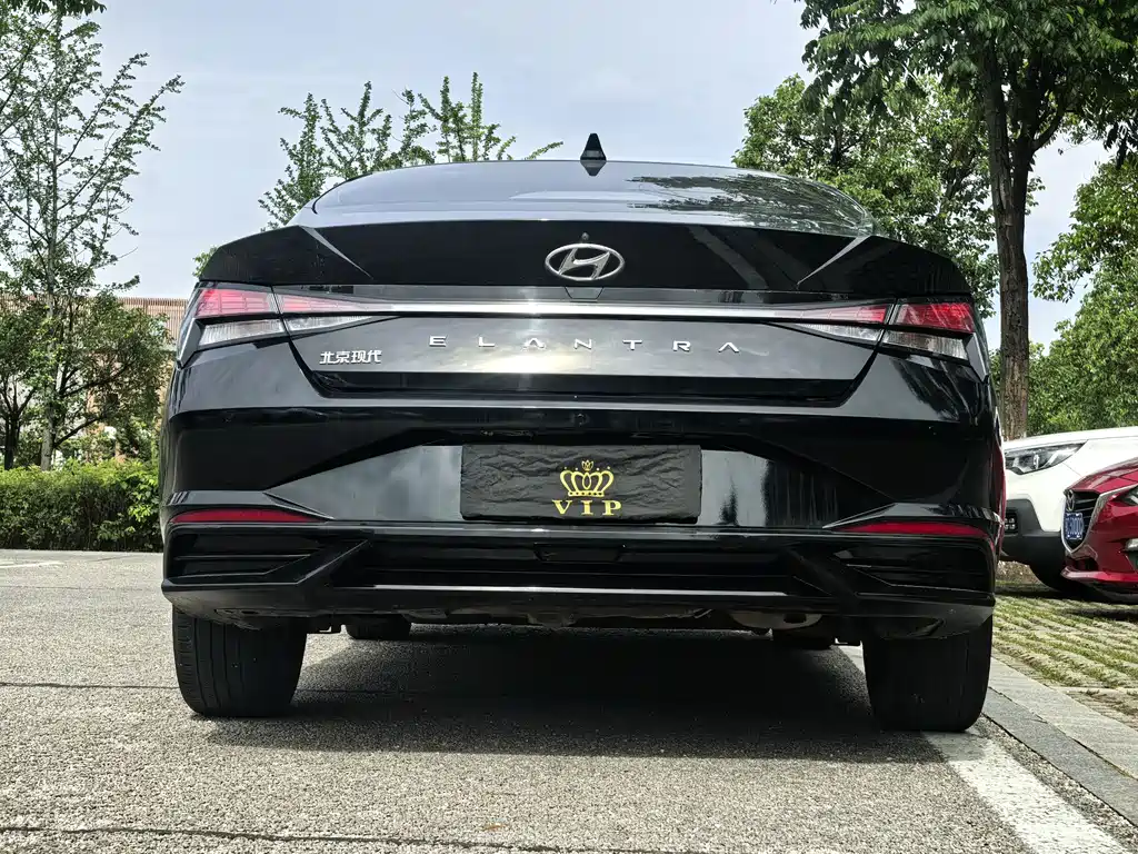 Hyundai Elantra 2022