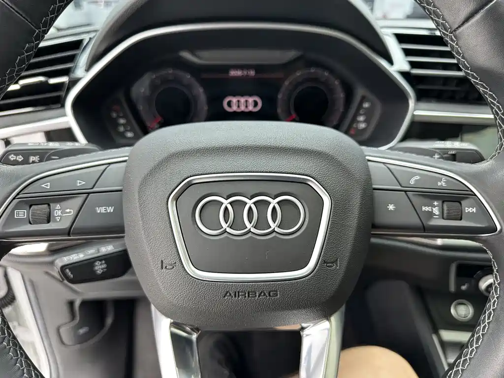 Audi Q3 2022 — фото 14