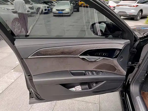 Audi A8 2023