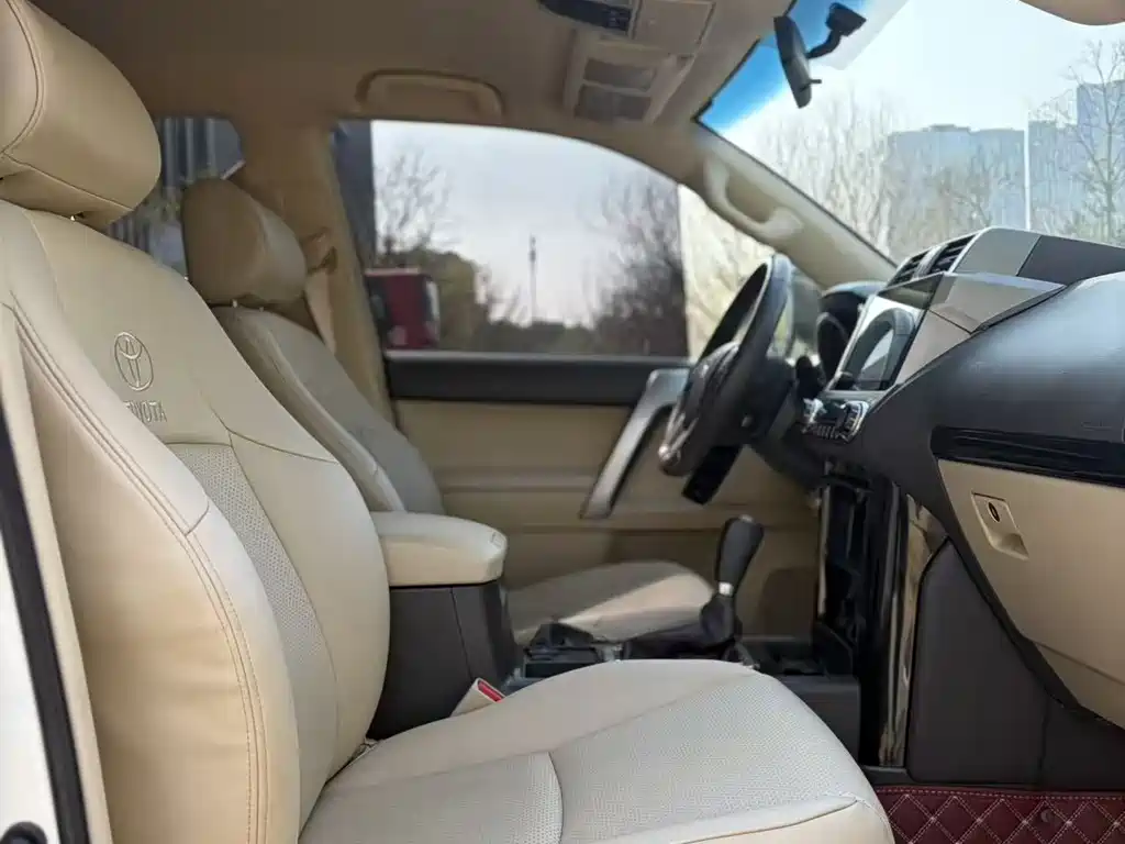 Toyota Prado 2015 — фото 11