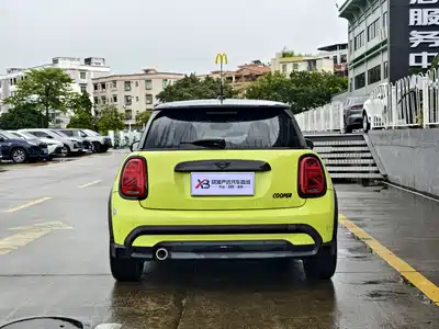 MINI MINI 2023