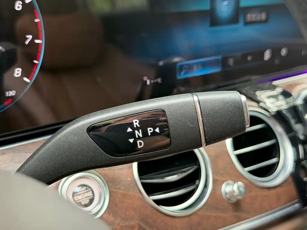 Mercedes-Benz E-Class 2022 — фото 17