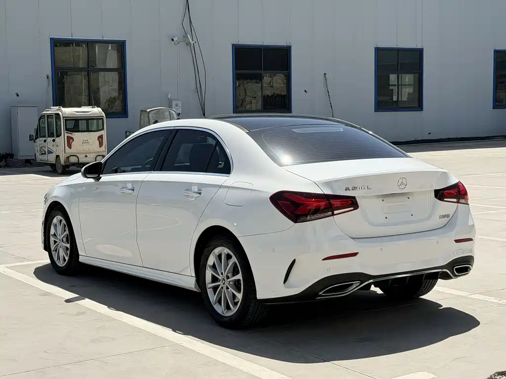 Mercedes-Benz A-Class 2019 — фото 17