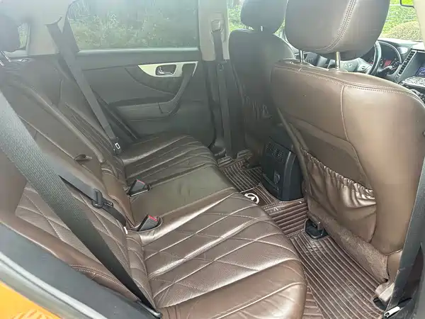 Infiniti FX 2011