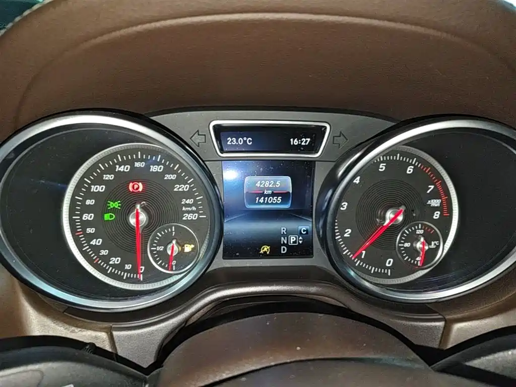 Mercedes-Benz GLE 2017 — фото 12