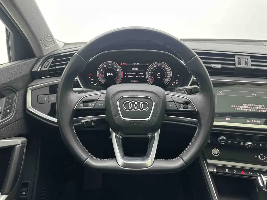 Audi Q3 2022 — фото 18