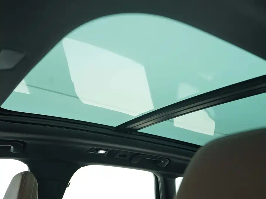 Volvo XC60 2025 — фото 12