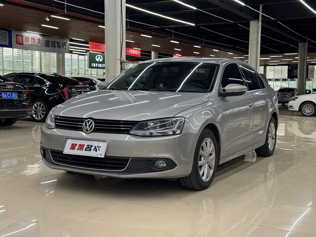 Volkswagen Sagitar 2013