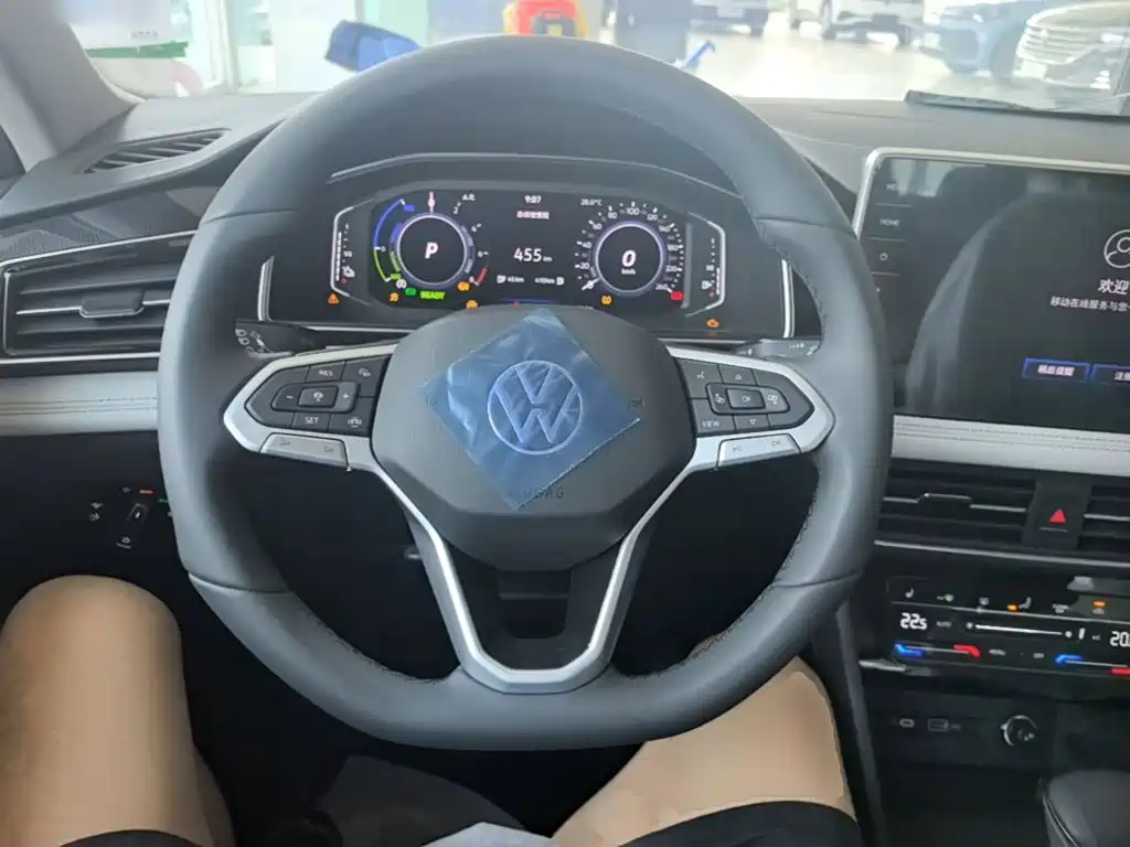Volkswagen Tiguan L Plug-In Hybrid 2023 — фото 7