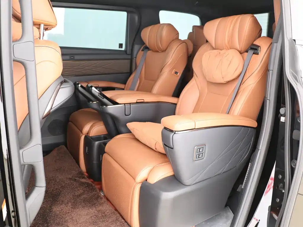 Toyota Vellfire 2025 — фото 10