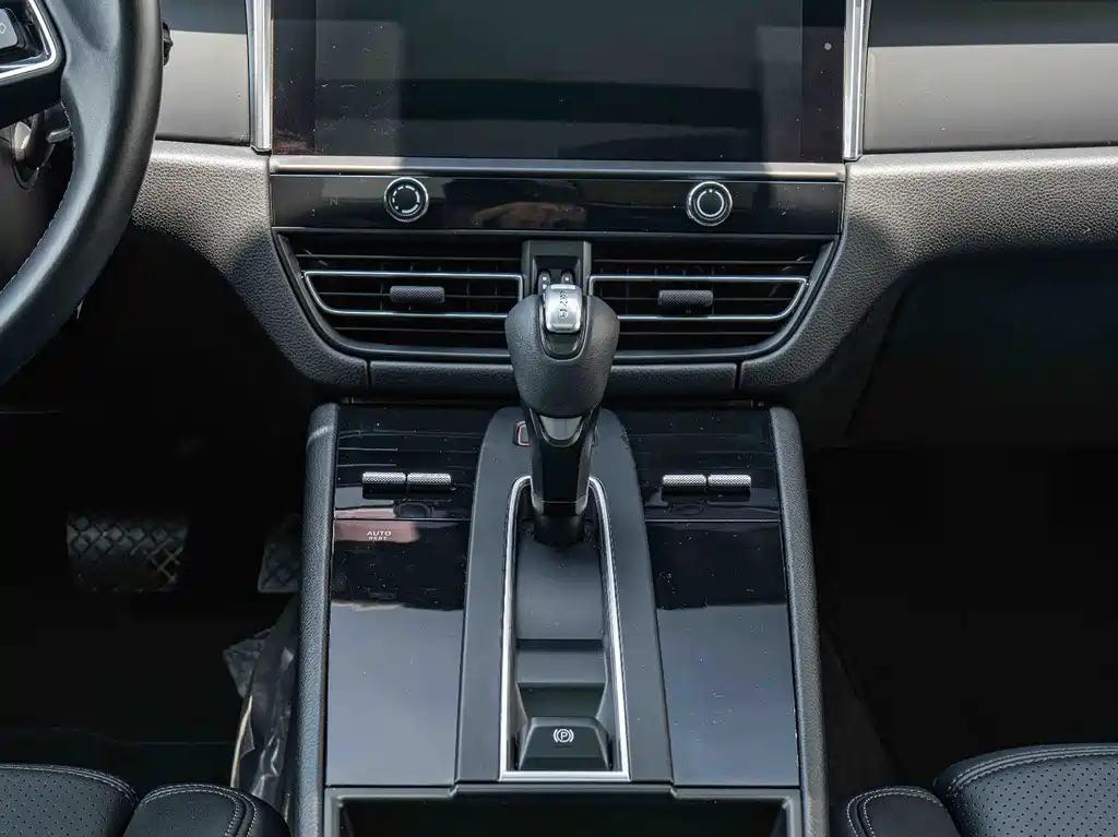 Porsche Macan 2023 — фото 15