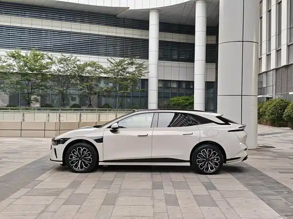 Zeekr 007GT 2025