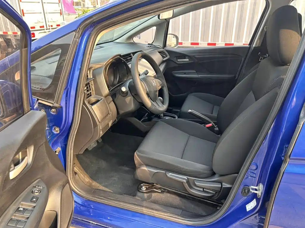 Honda Fit 2018 — фото 12