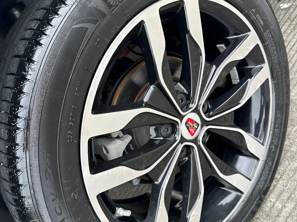 Roewe RX5 2018 — фото 14