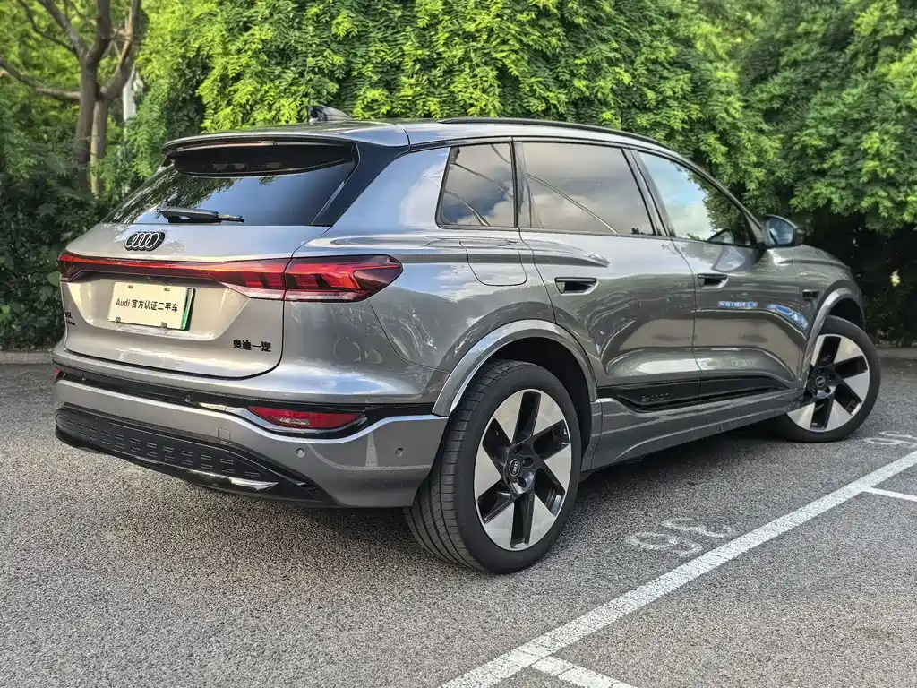 Audi Q6L e-tron 2025 — фото 8