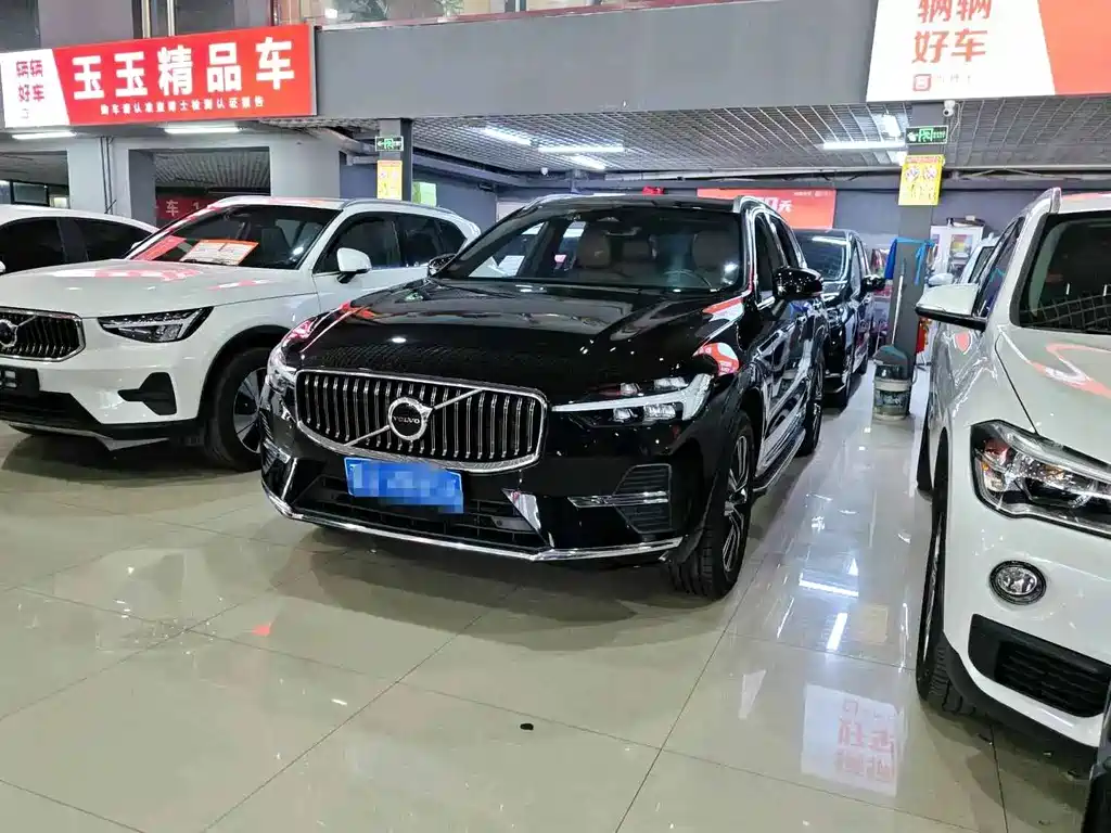 Volvo XC60 2021 — фото 1
