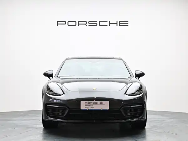 Porsche Panamera 2023