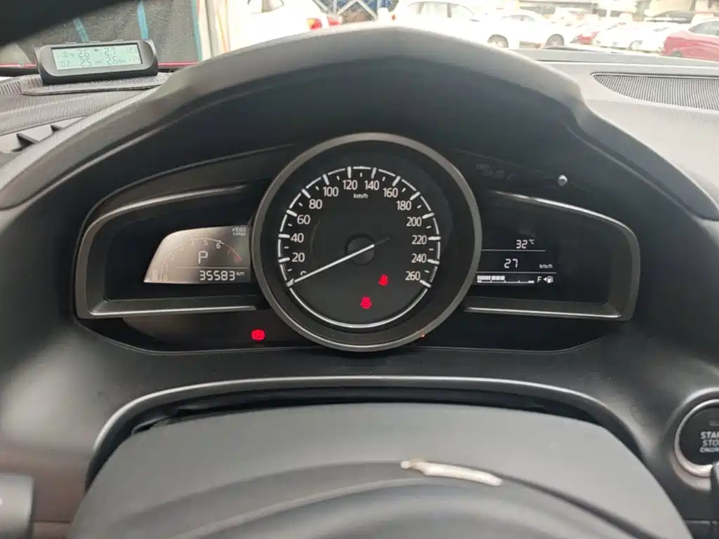 Mazda 3 Axela 2018 — фото 12