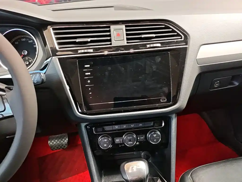 Volkswagen Tiguan L 2021 — фото 13