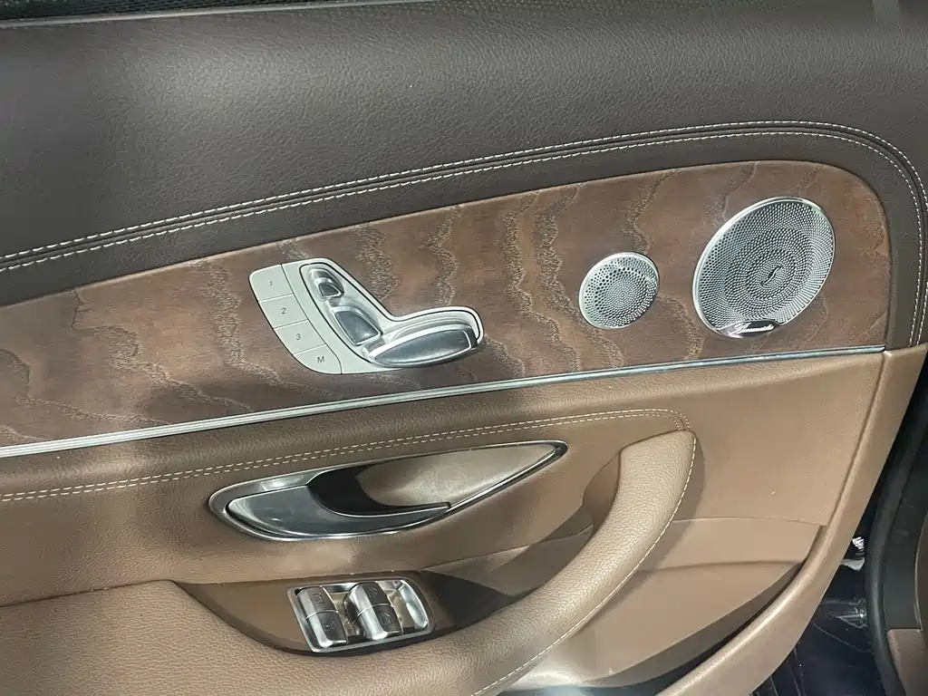 Mercedes-Benz E-Class 2019 — фото 16