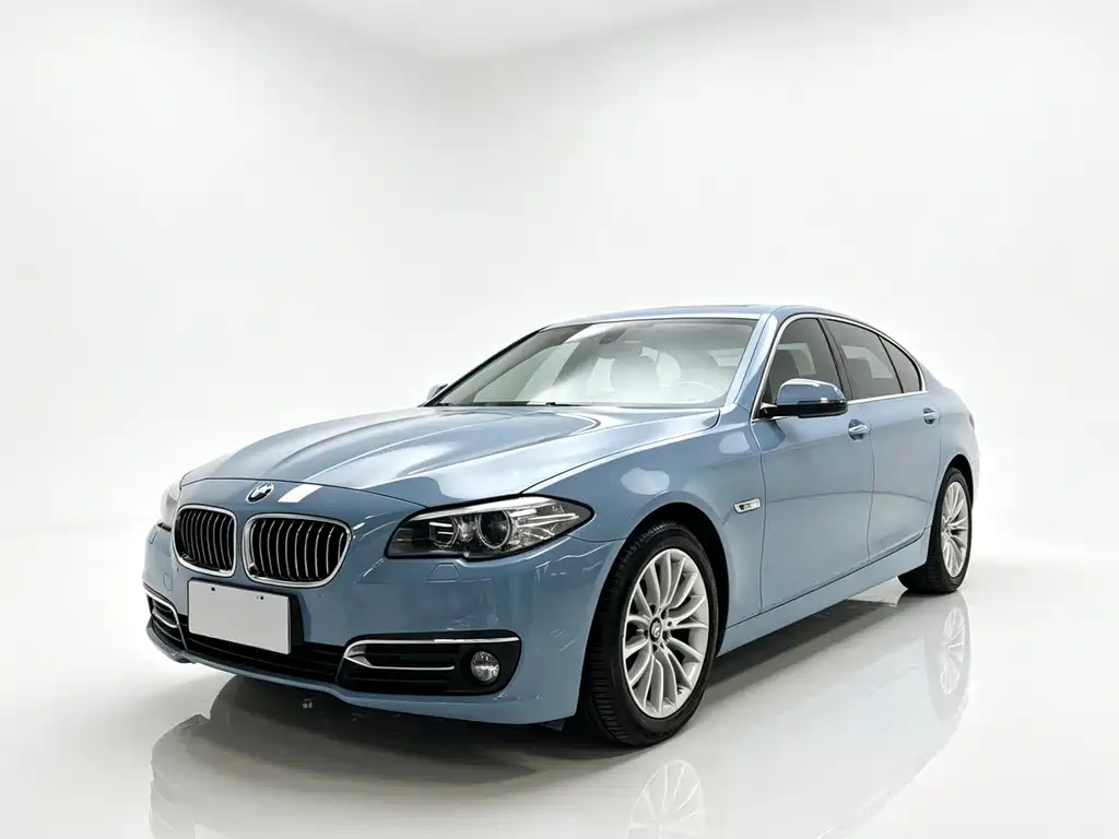 BMW 5 Series 2015 — фото 1