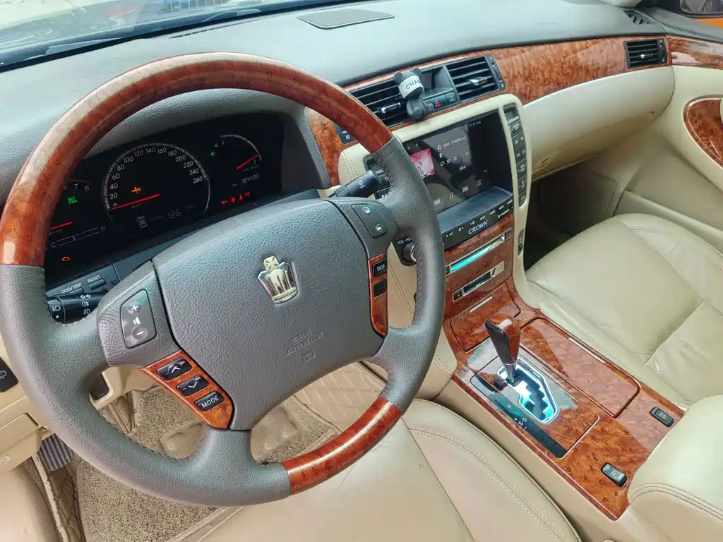 Toyota Crown 2006 — фото 23