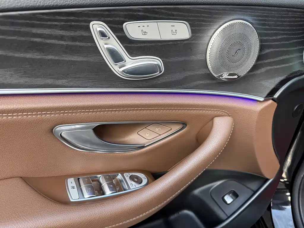 Mercedes-Benz E-Class 2022 — фото 14