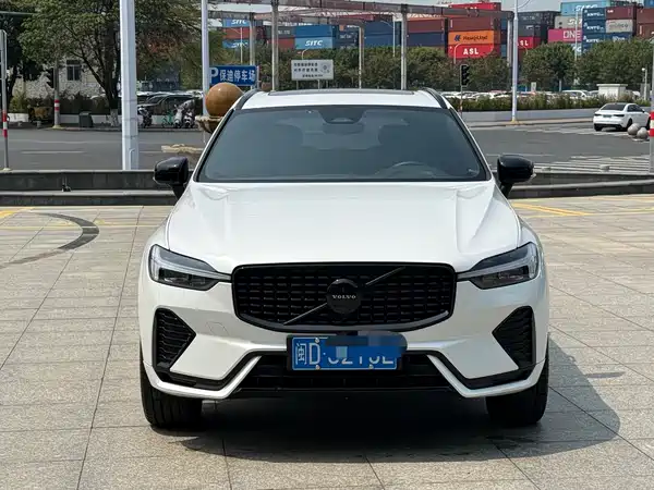 Volvo XC60 2022