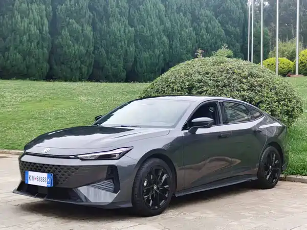 Changan UNI-V 2025