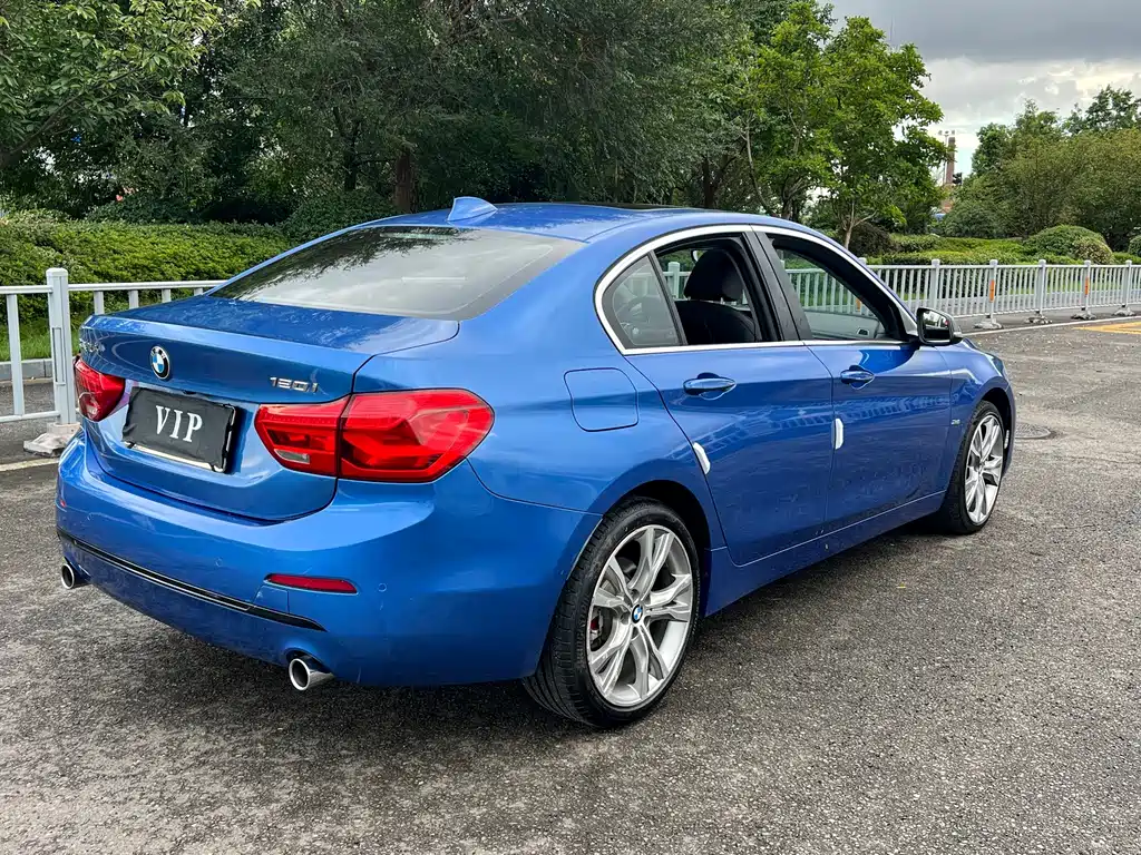 BMW 1 Series 2018 — фото 13