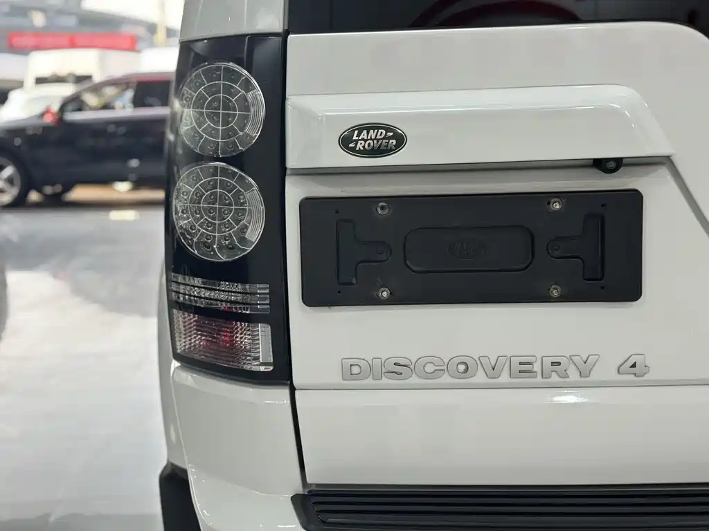 Land Rover Discovery 2014 — фото 16