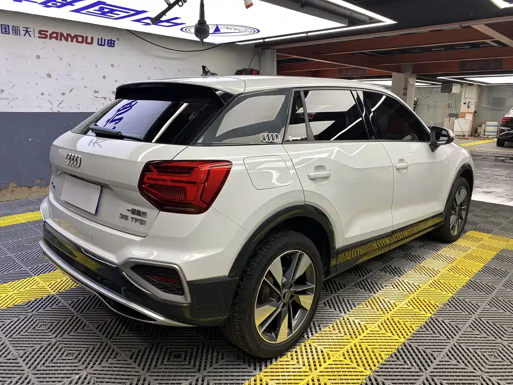 Audi Q2L 2022