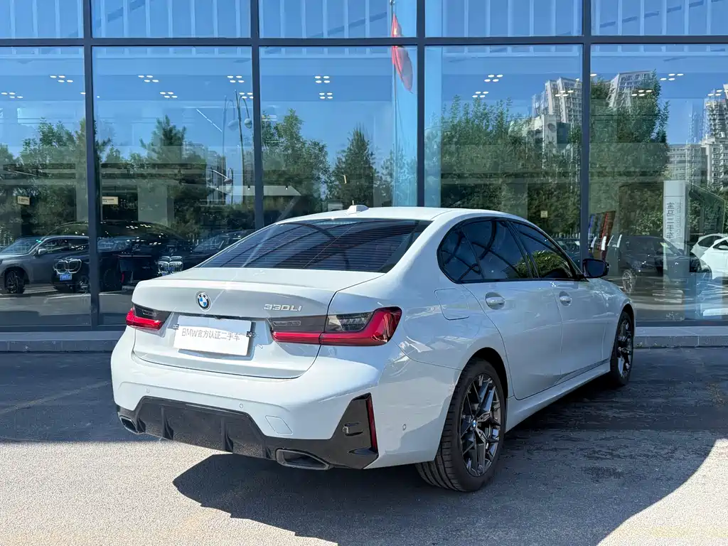 BMW 3 Series 2025