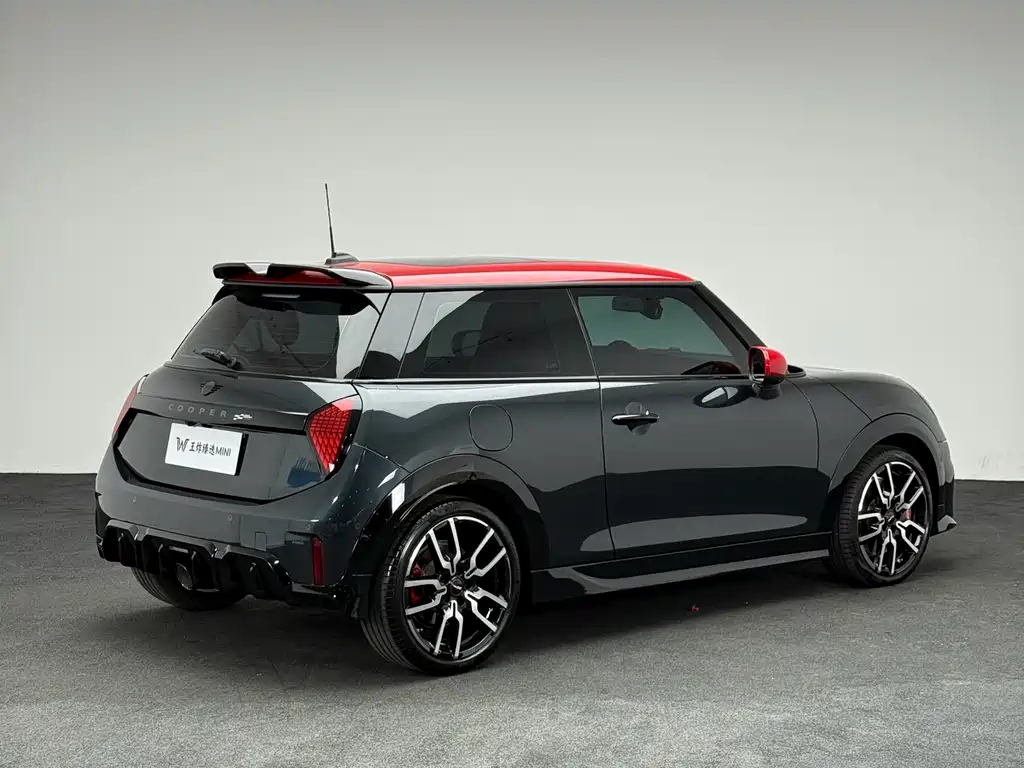MINI JCW 2025 — фото 26