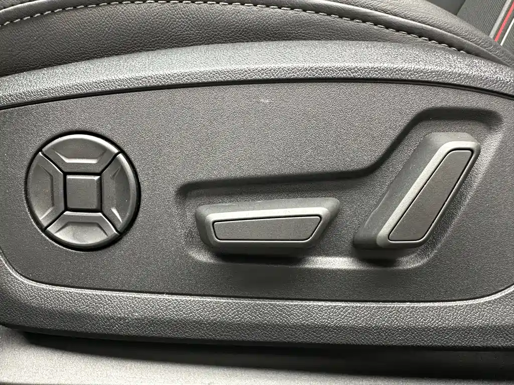 Audi A3 2023 — фото 12