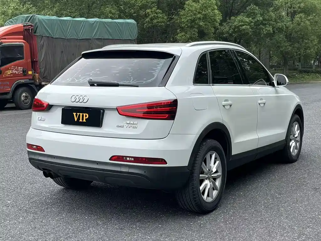 Audi Q3 2015 — фото 6