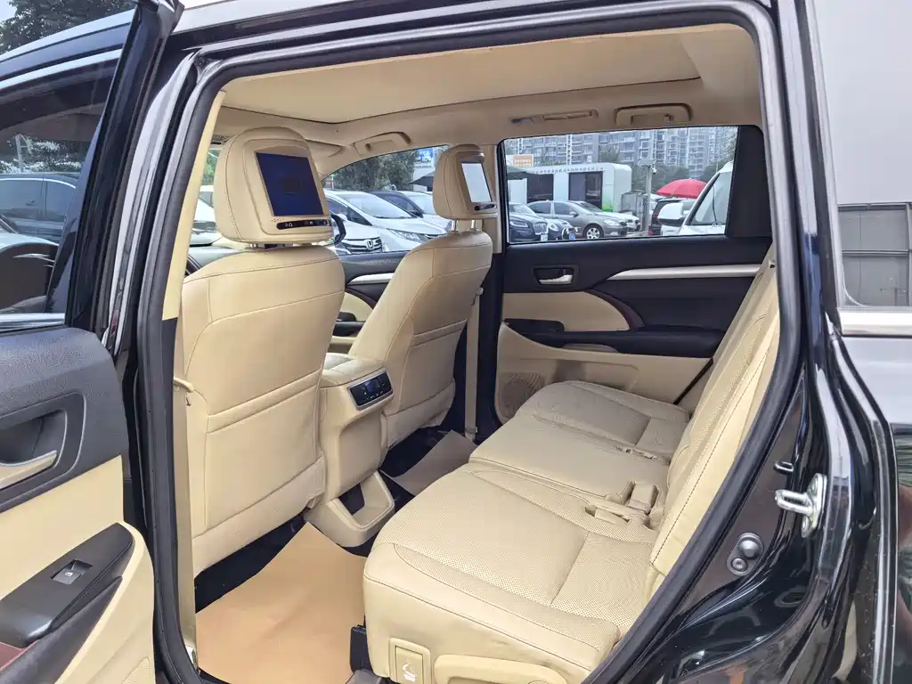 Toyota Highlander 2015 — фото 11