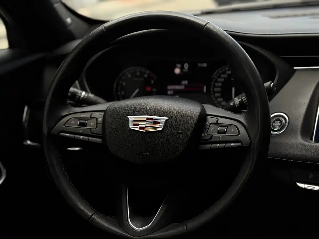 Cadillac XT4 2018 — фото 13