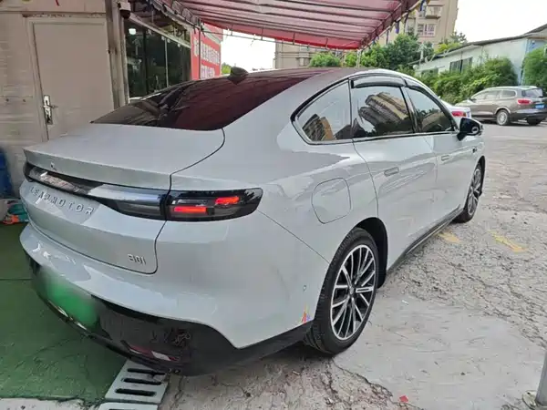 Leapmotor B01 2025
