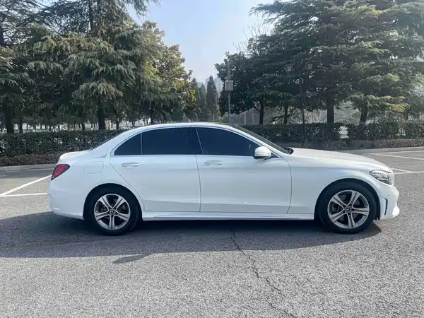 Mercedes-Benz C-Class 2019