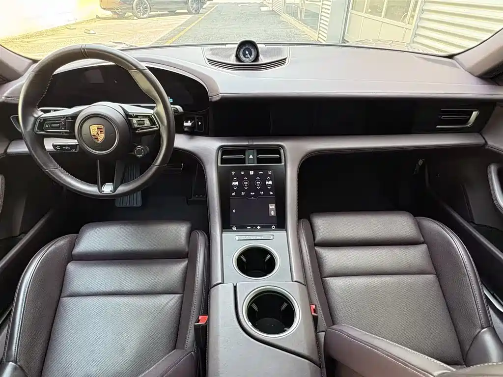 Porsche Taycan 2025 — фото 13