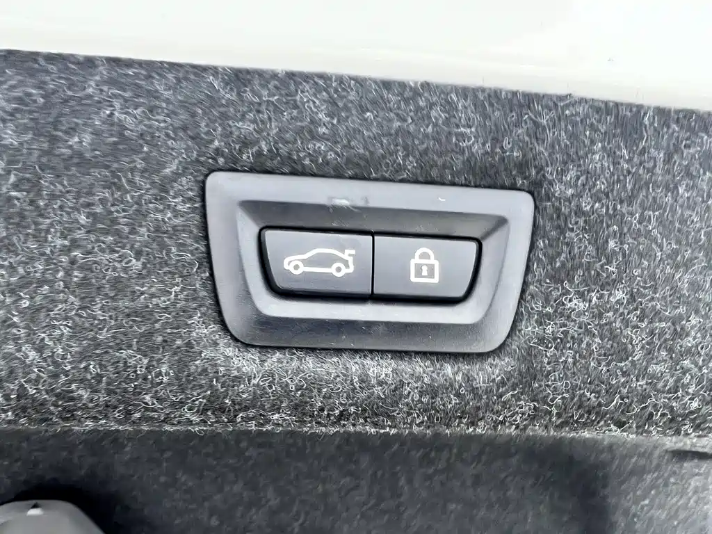 BMW 5 Series New Energy 2022 — фото 13