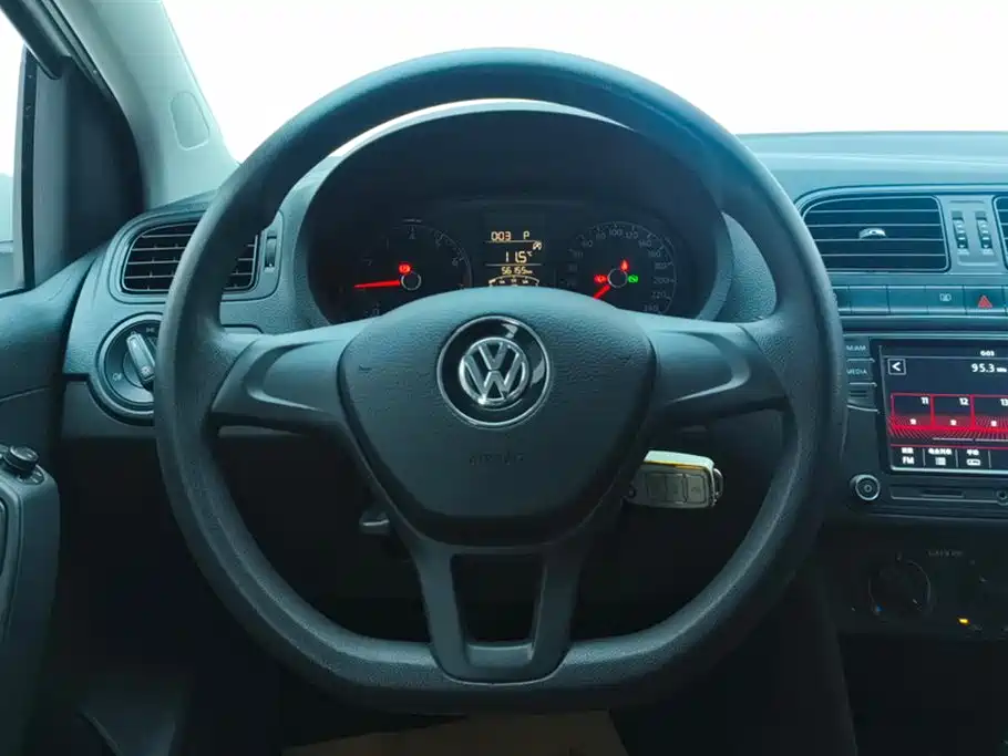 Volkswagen Polo 2018 — фото 15