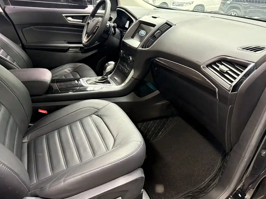 Ford Edge 2018 — фото 10