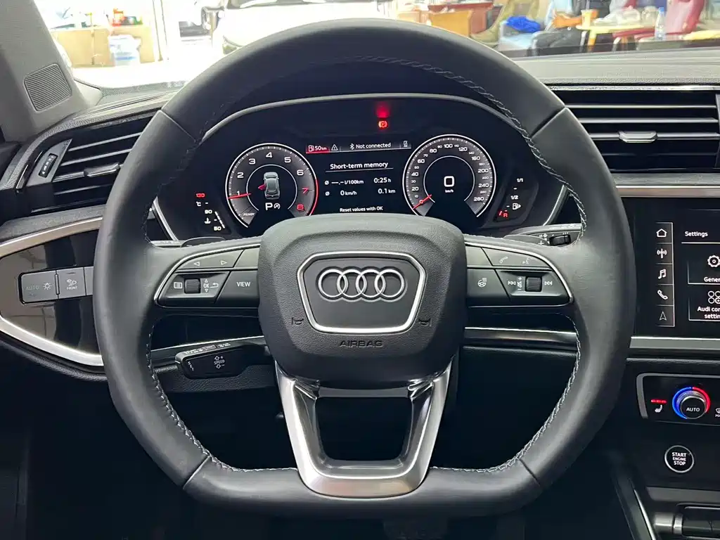 Audi Q3 2022 — фото 10