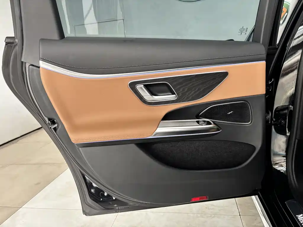 Mercedes-Benz E-Class 2025 — фото 21