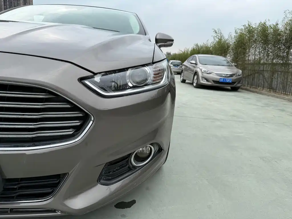 Ford Mondeo 2015 — фото 6